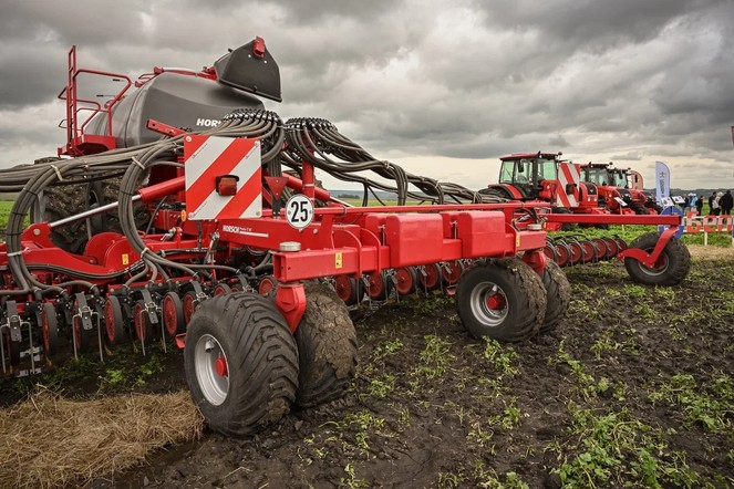 Агропромышленные предприятия Красноярского края получили более 1,2 млрд рублей на обновление техники и оборудования