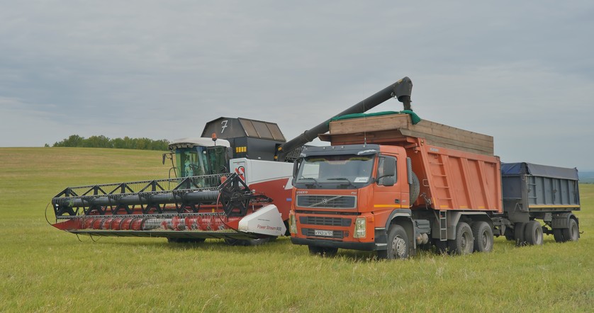 Хлеборобы Красноярского края намолотили два миллиона тонн зерна