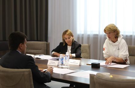 Михаил Котюков обсудил с Оксаной Лут результаты и планы развития сельскохозяйственной отрасли края