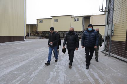 Александр Усс посетил предприятие по переработке сельскохозяйственной продукции в Курагинском районе