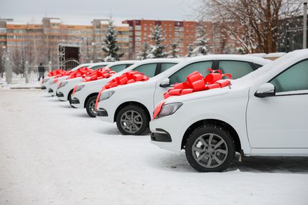 Лучшим труженикам агропромышленного комплекса Красноярского края подарили автомобили