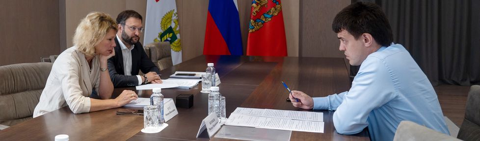 Оксана Лут и Михаил Котюков обсудили развитие Красноярского ГАУ и организацию работы комиссии Госсовета по техлидерству