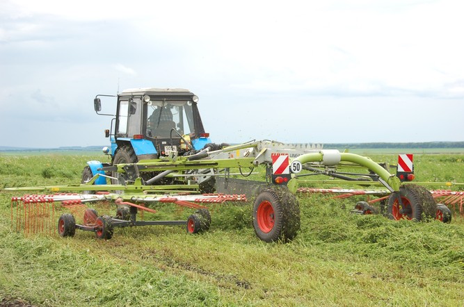 Аграрии Красноярского края заготовили почти треть необходимого объема сенажа